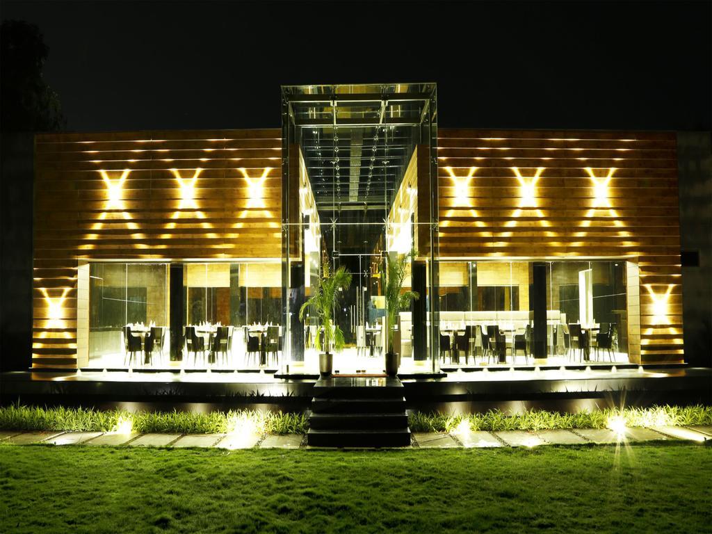 Pleasant Days Resort Chembarambakkam Lake Luaran gambar
