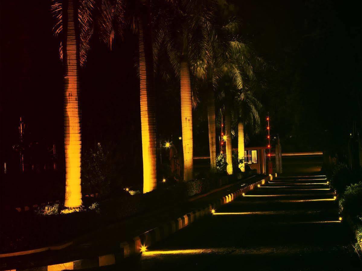 Pleasant Days Resort Chembarambakkam Lake Luaran gambar